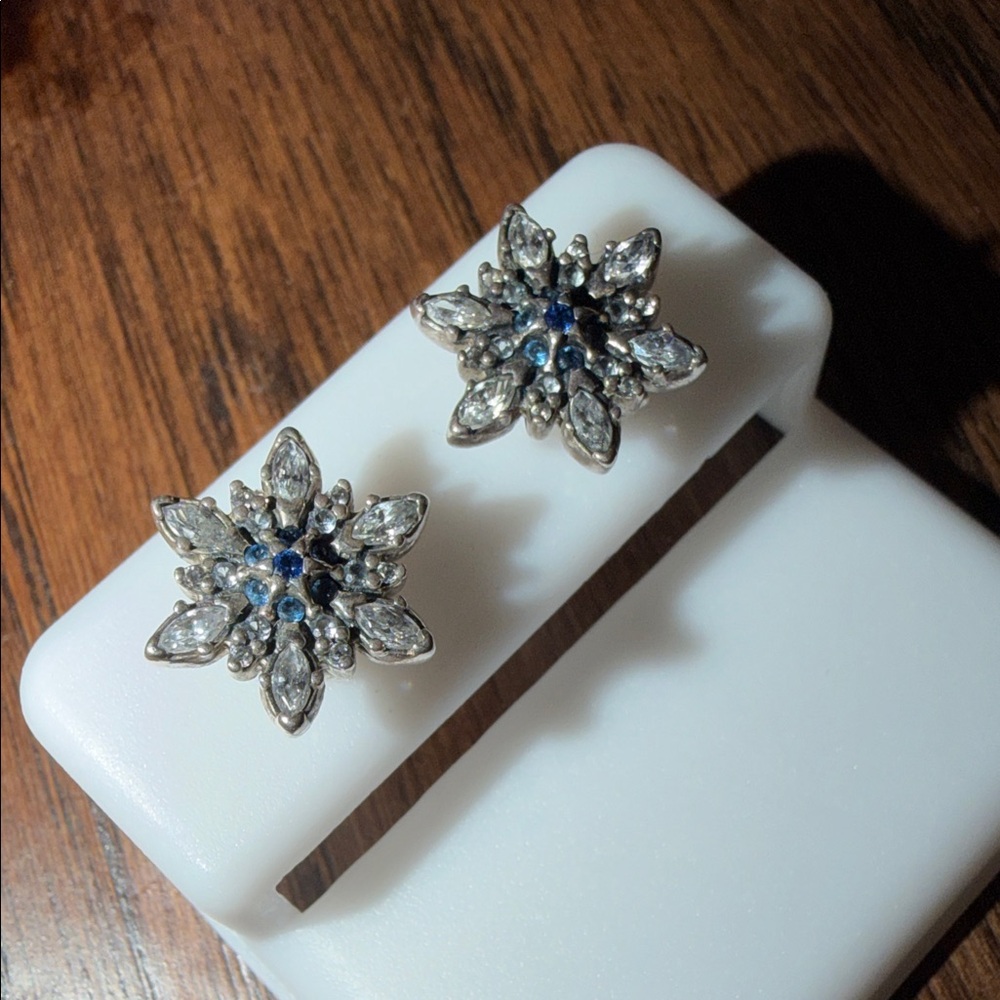 Pandora Style Snowflake CZ Stud Earrings | Silver Tone | Pre-Owned - Picture 3 of 4